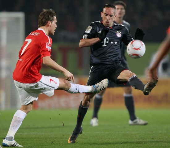 领拜仁取得 领拜仁取得